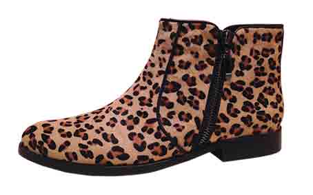 Joss Trade Price: £36 Ladies low heel double zip boot in Animal print