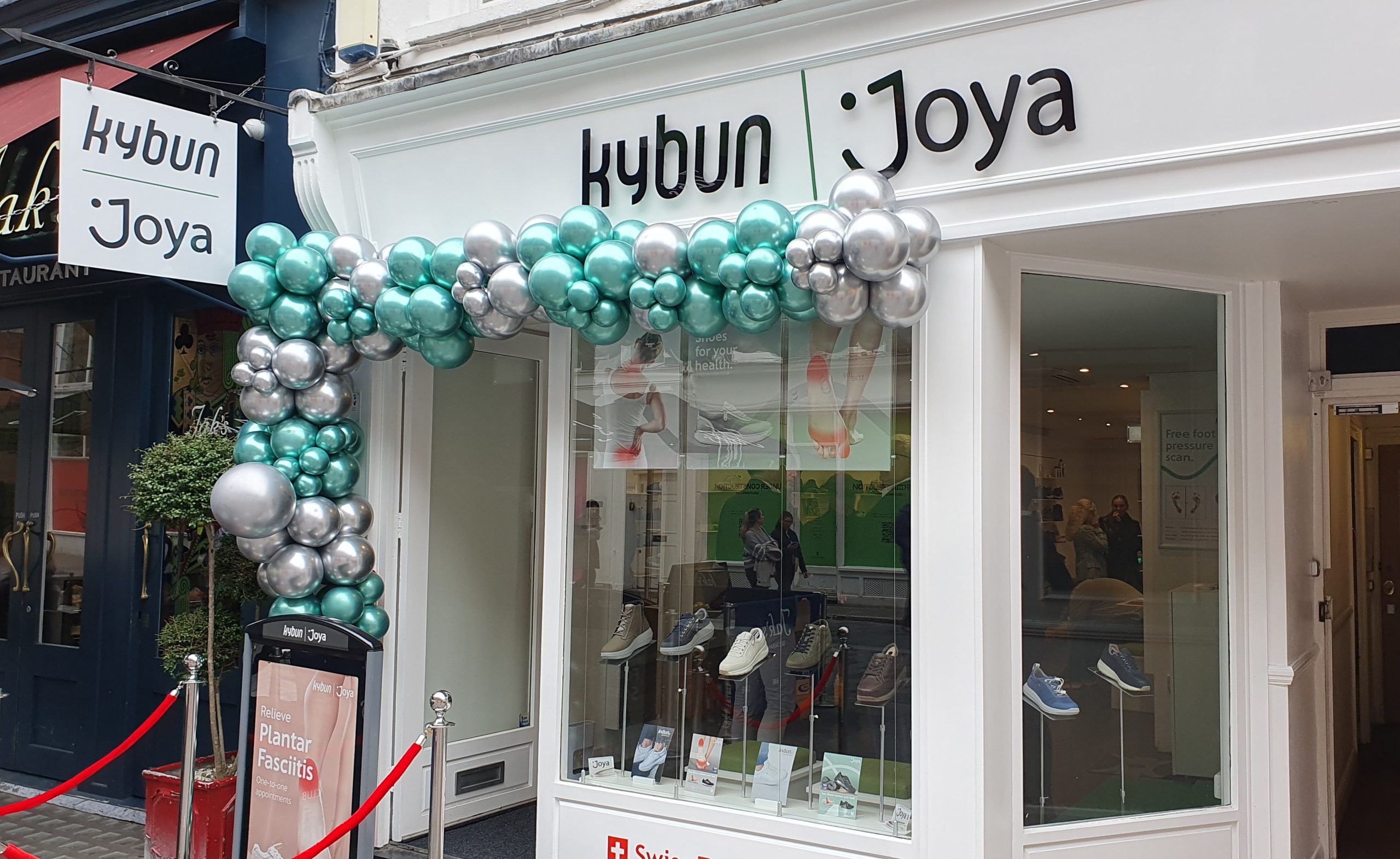 20231016 143951 scaled Joya brings healthy footwear to London with brand new flagship store