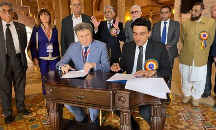 International sourcing chooses Expo Riva Schuh & Gardabags as a business platform